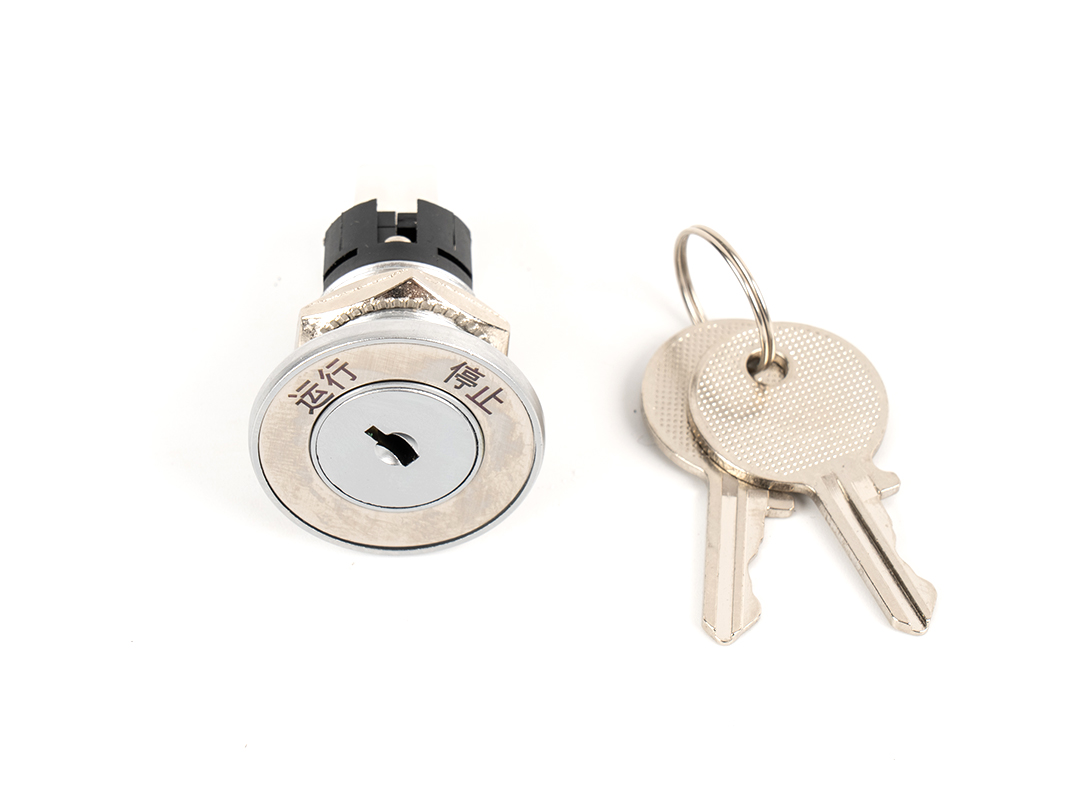 Kulcsos kapcsoló emelése